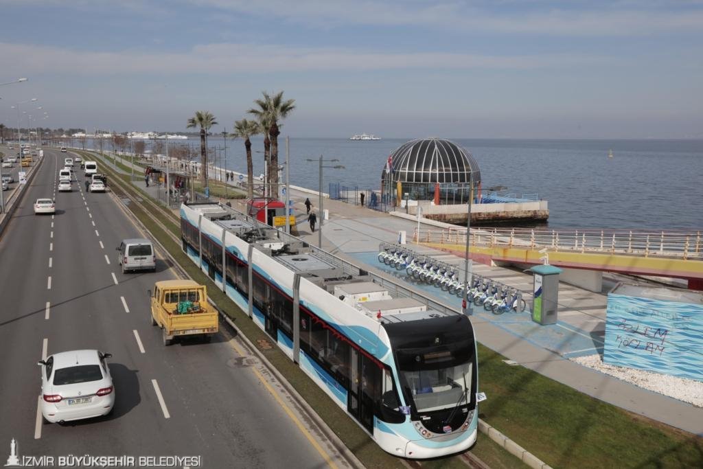 İzmir’de Çiğli ve Karşıyaka Tramvay hatlarında aktarmasız ulaşım dönemi