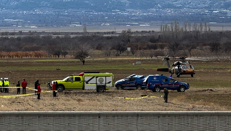 Isparta’da askeri helikopterin düşmesi sonucu 6 asker şehit oldu