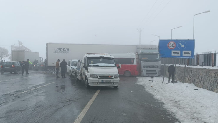 Bitlis’te 20 araç birbirine girdi: 33 yaralı