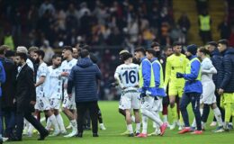 Adana Demirspor, Galatasaray maçında sahadan çekildi