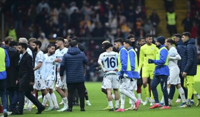 Adana Demirspor, Galatasaray maçında sahadan çekildi